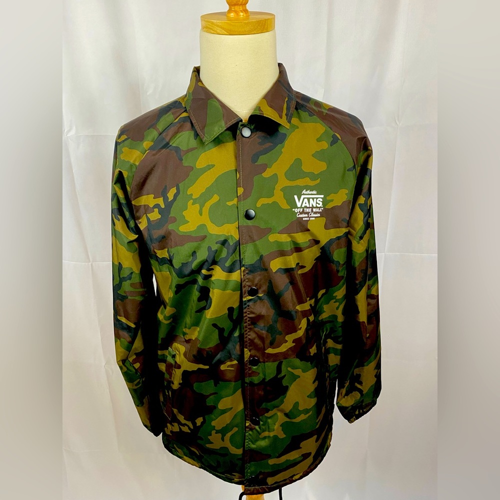 Vans camouflage windbreaker size large